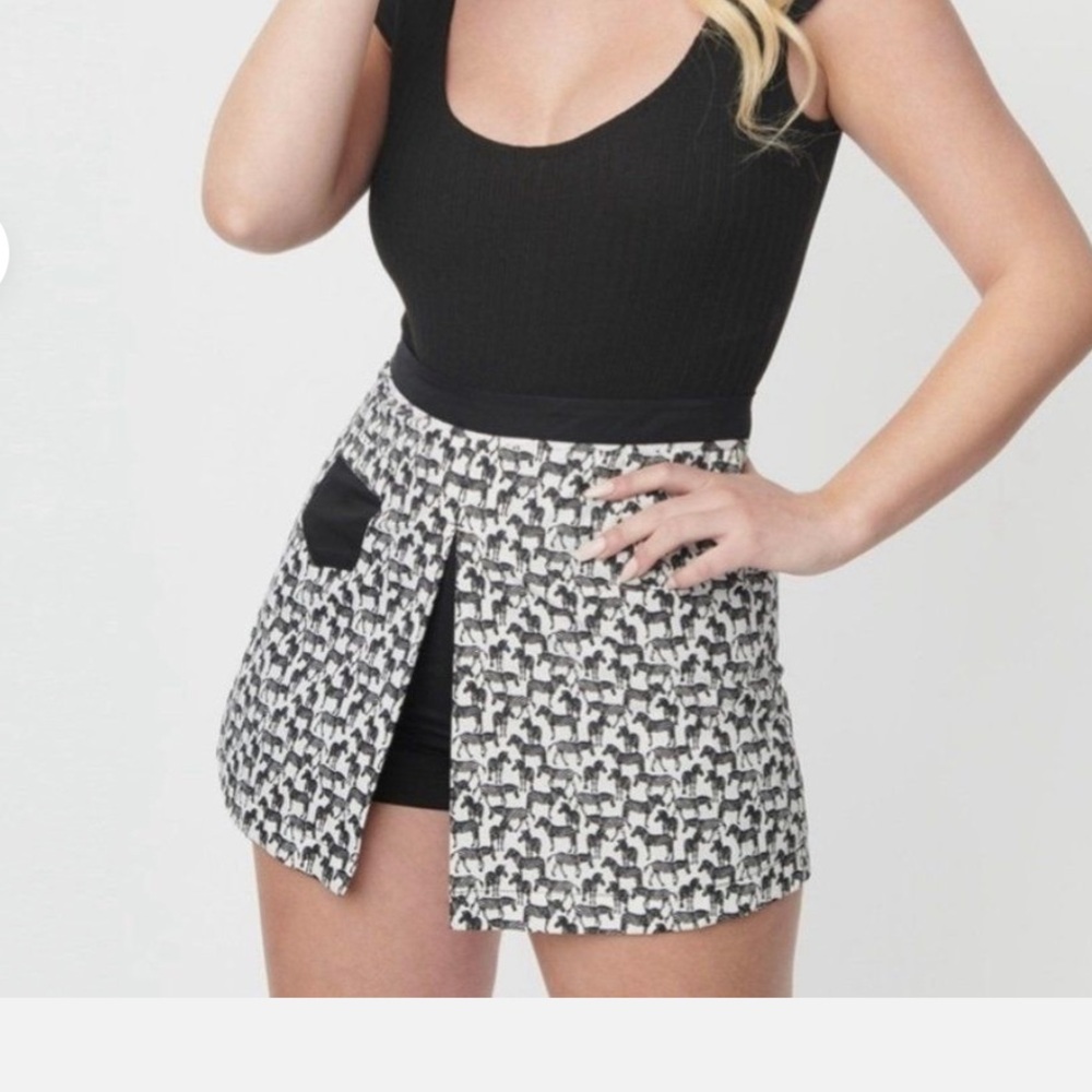 Women’s Unique Vintage Zebra Skort 1X/16 Black and White Zebra Patterned Skort